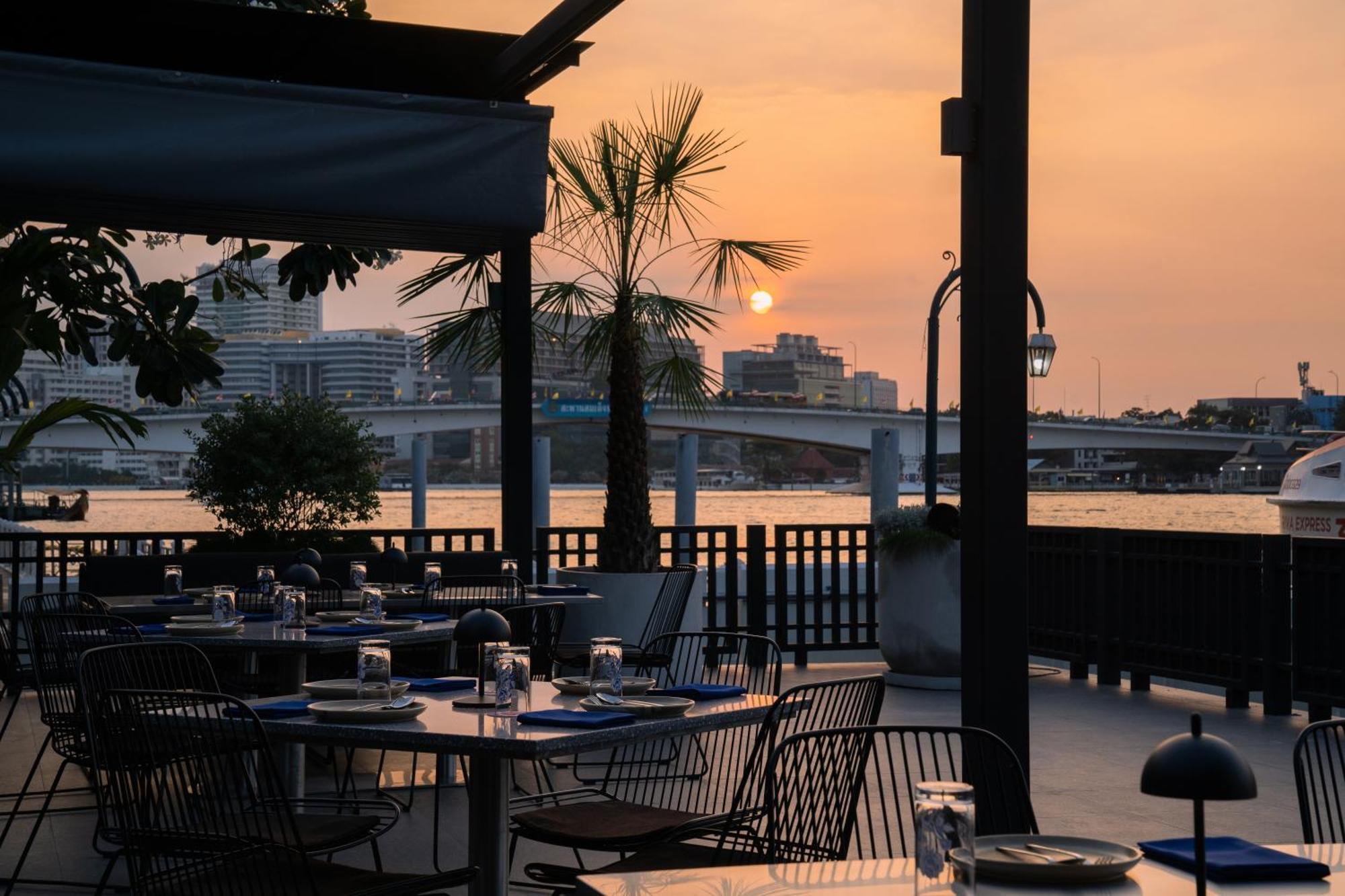 Отель The Standardx, Bangkok Phra Arthit Экстерьер фото
