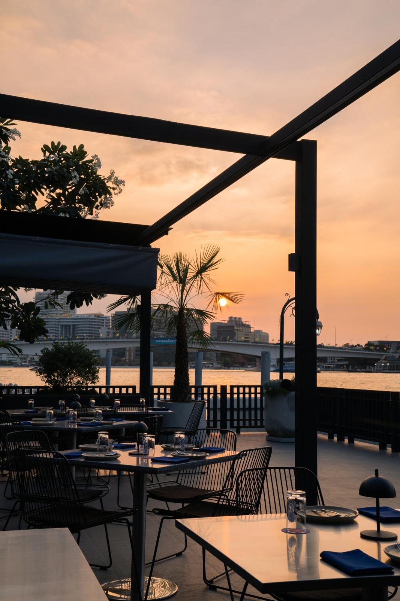 Отель The Standardx, Bangkok Phra Arthit Экстерьер фото